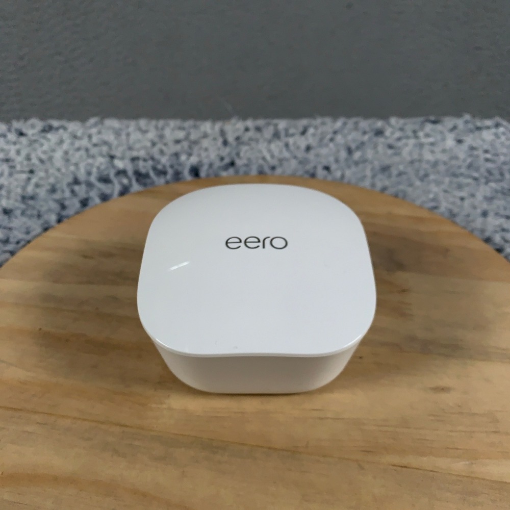 eero 6 Mesh Wi-Fi 6 Router Dual-Band White Compact Home Networking System Unit